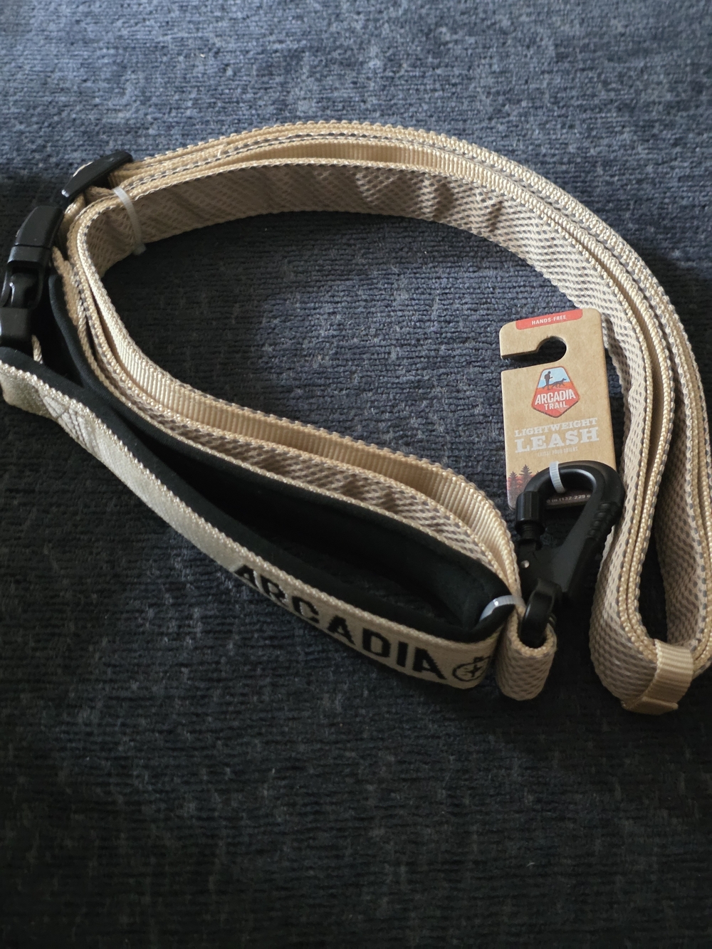 Arcadia Tan and Black Hands-Free Padded Dog Leash with Secure Clip Nwt